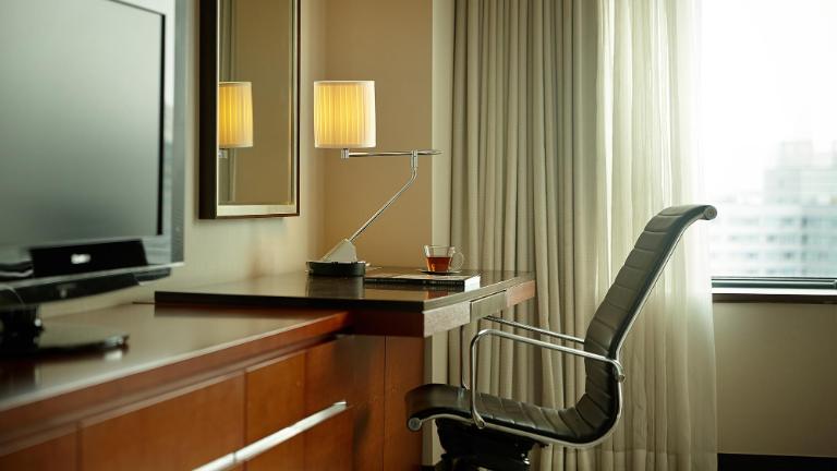 Lotte Hotel Busan-Rooms-Standard-Deluxe Room