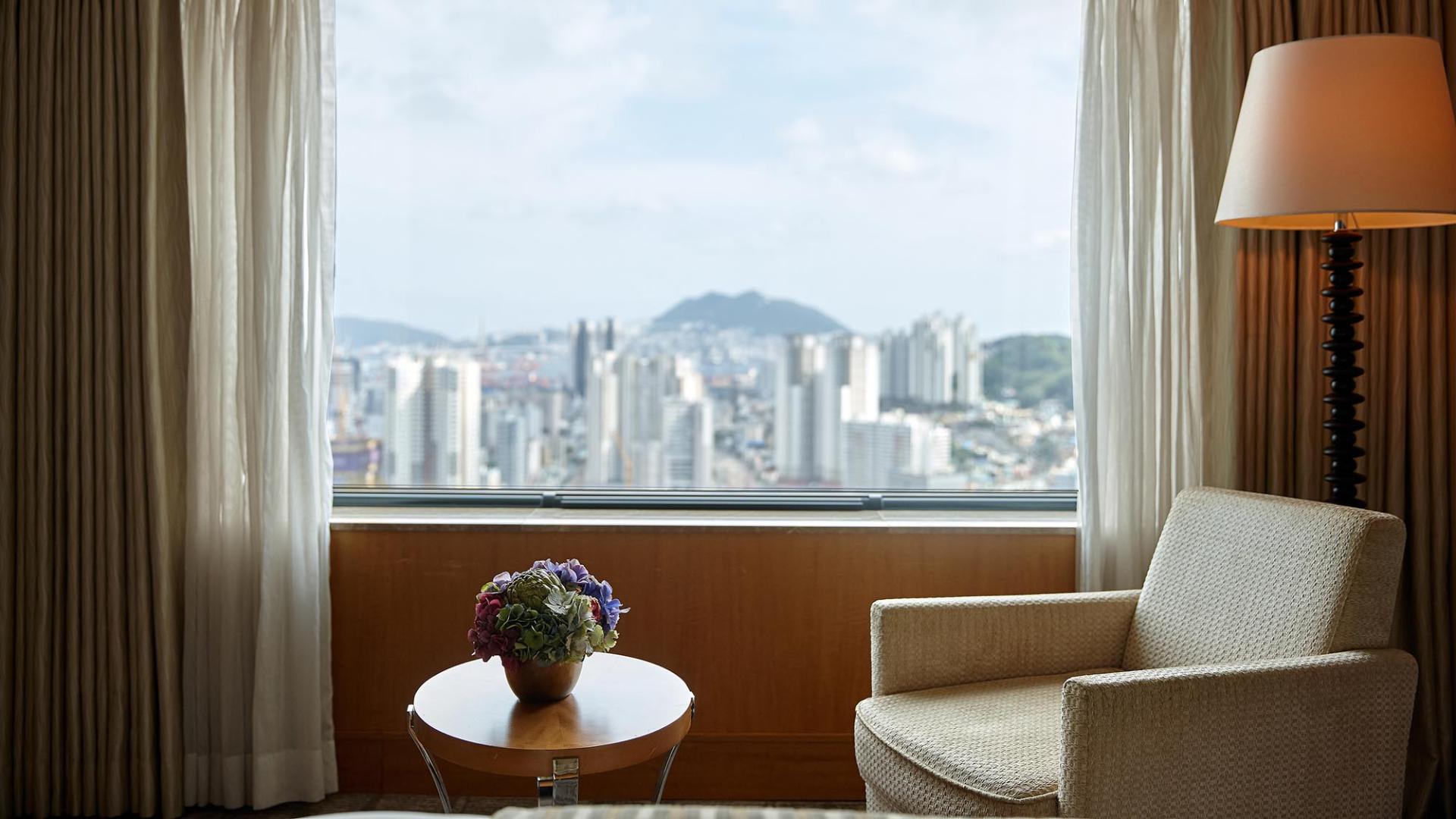 Lotte Hotel Busan-Rooms-Standard-Executive Room