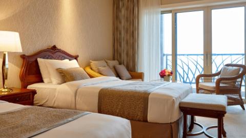 Lotte Hotel Jeju-Rooms-Deluxe-Deluxe Room (Lake View)