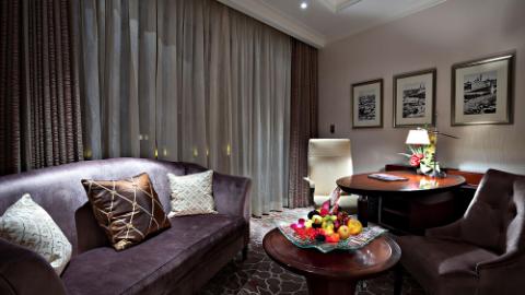 Lotte Hotel Moscow-Rooms-Standard-Luxury Room