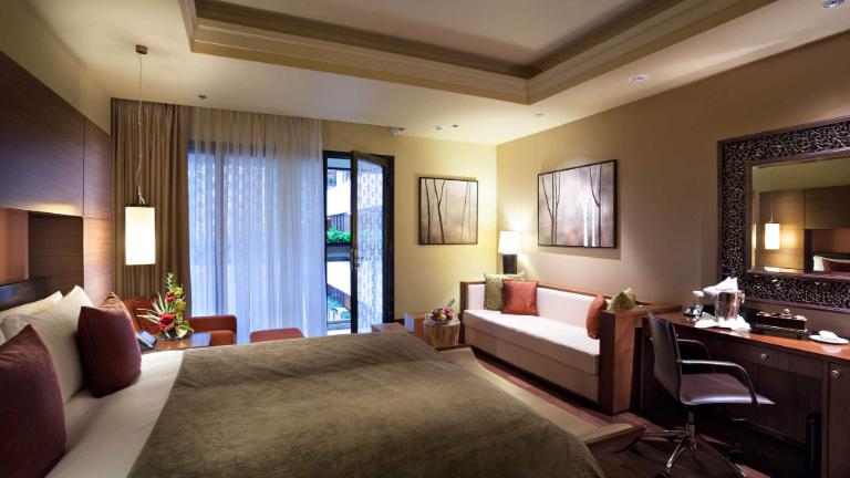  Lotte Hotel Moscow-Rooms-Suite-Atrium Suite Room