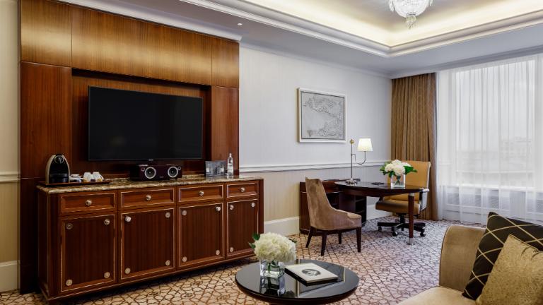Lotte Hotel Moscow-Rooms-Suite-Charlotte Suite Room