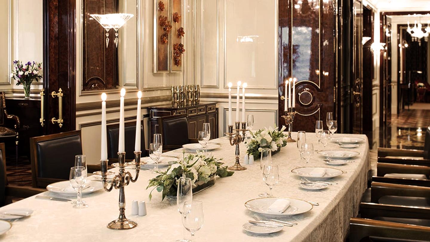 Royal Suite Table