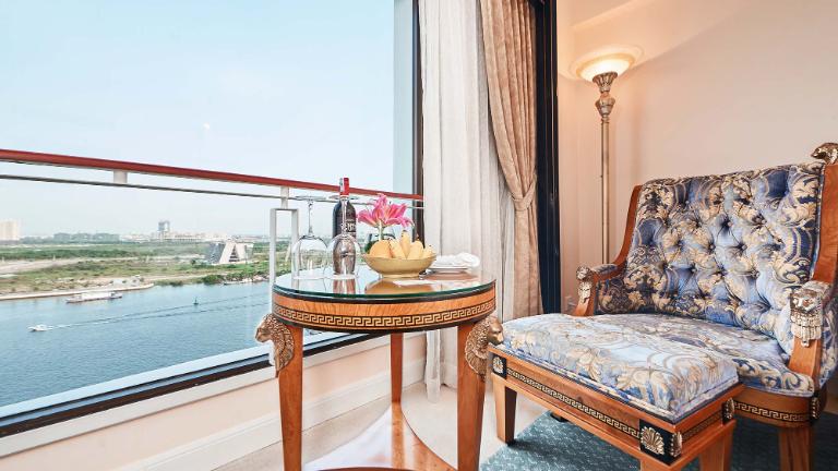 executive room river view
