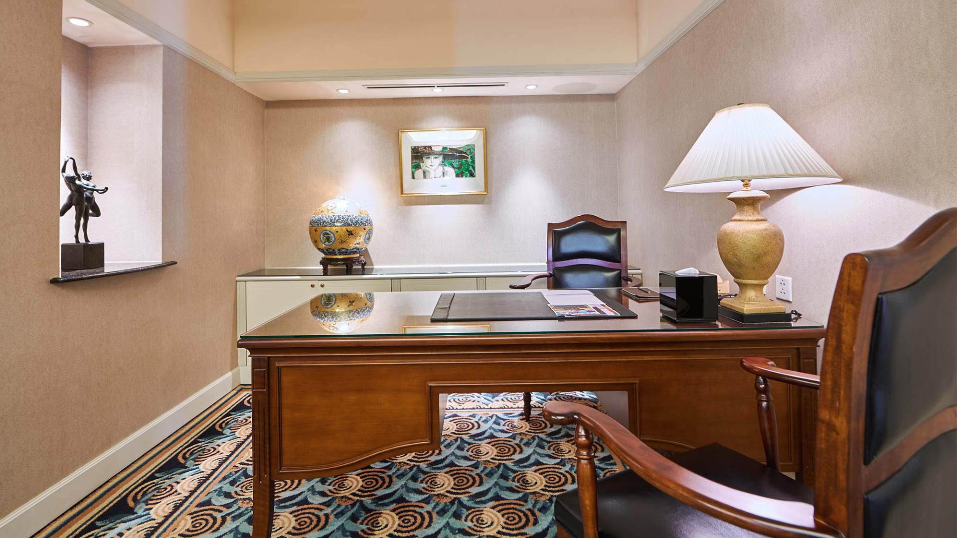 presidential suite room