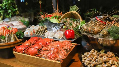 A SYMPHONY OF SEAFOOD AWAITS - The Canvas Promotion