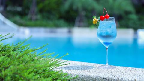COCKTAILS AND POOLSIDE BLISS - Pool Bar Promotion