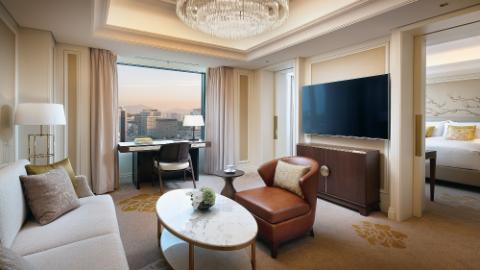 Executive Tower Deluxe Suite Room