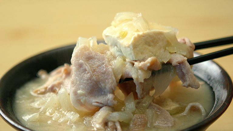 pork miso soup, Tonjiru, local food